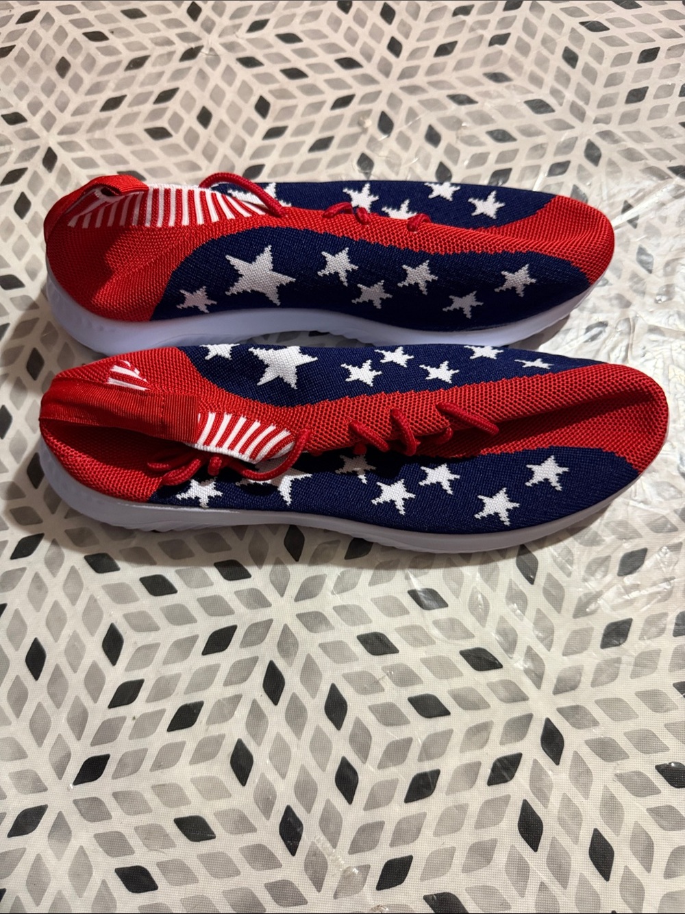 Ladies Red and Navy Star Slip-On Athletic shoes. New size 91/2